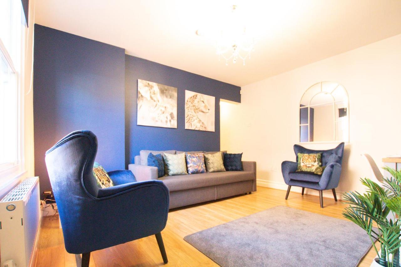 Lord Street - 2 Beautiful Apartments - Sleep Up To 14 Guests - By Rework Accommodation Chester Bagian luar foto