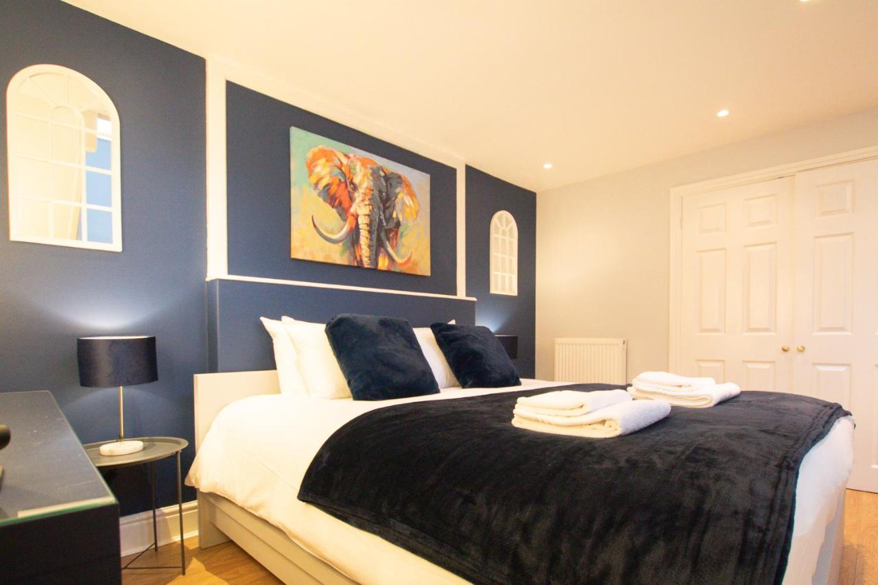 Lord Street - 2 Beautiful Apartments - Sleep Up To 14 Guests - By Rework Accommodation Chester Bagian luar foto